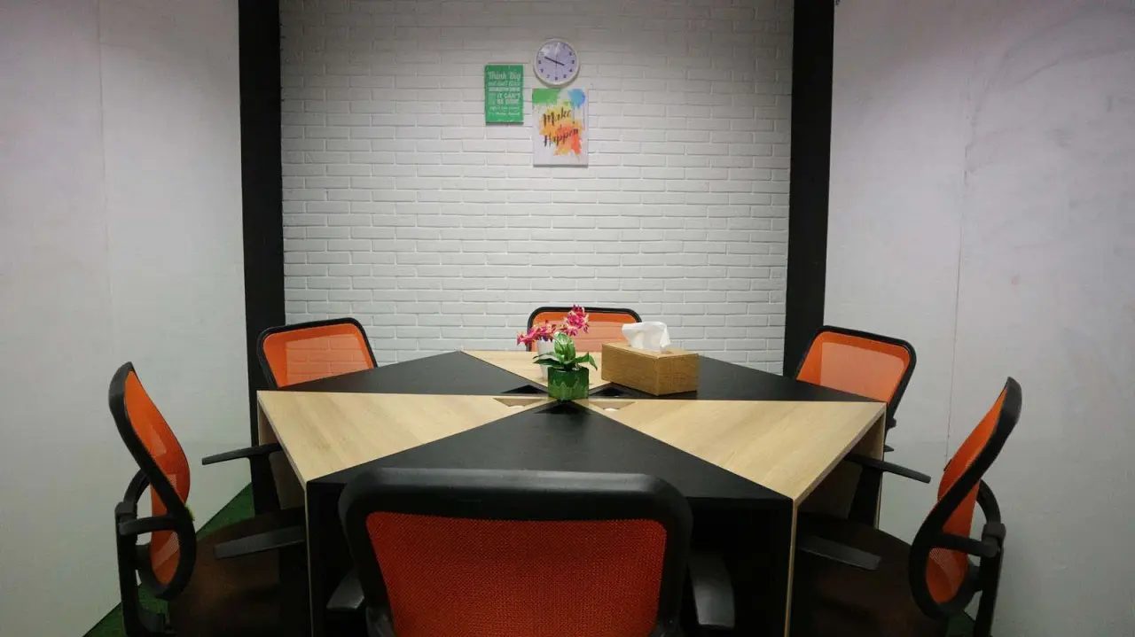 Suasana kantor dan fasilitas Virtual Office di 18 Office Park — 5