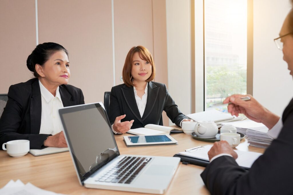 Dari Nol hingga Sukses: Tips Membangun Kantor Hukum Sendiri