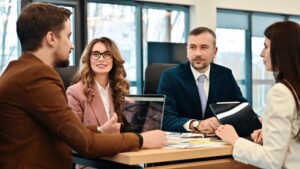 Mengapa Bisnis Kantor Hukum Semakin Dilirik di Masa Kini?